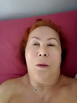 Snapshot of Hottie-Mom chatting on October 2025 07:20:02 AM Hottie-Mom online show from October 2025 07:20:02 AM