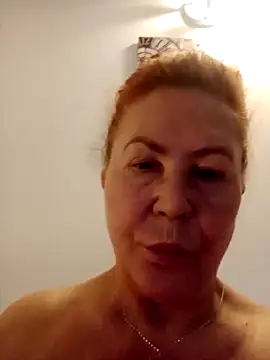 Snapshot of Hottie-Mom chatting on October 2025 08:05:02 AM Hottie-Mom online show from October 2025 08:05:02 AM