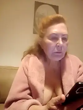 Hottie-Mom online show from April 2026 08:47:01 PM