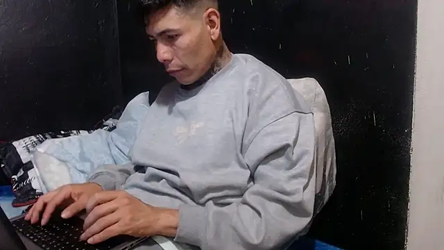 dannnyhot24 online show from January 2025 08:32:01 PM