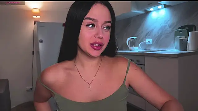 Snapshot of Megan_Nilson chatting on December 2024 11:16:02 PM Megan Nilson online show from December 2024 11:16:02 PM