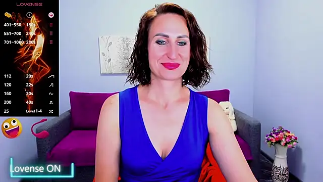 Nia Smithh online show from September 2025 12:19:01 PM