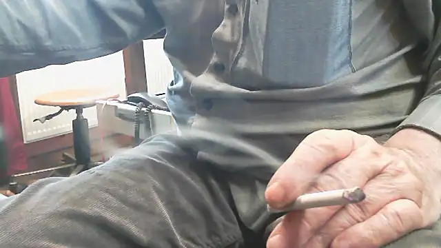 Snapshot of HaraldGermany chatting on April 2026 05:22:02 PM HaraldGermany online show from April 2026 05:22:02 PM