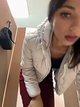  MiaQueen  online show from October 2025 09:49:02 PM