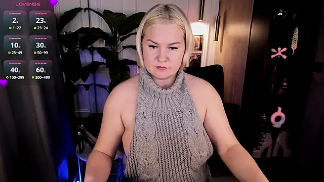 YolandaKiss online show from June 2026 08:09:01 PM