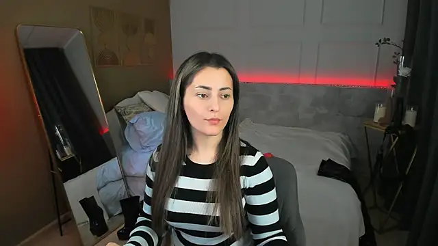 KylieMellow online show from April 2026 01:38:02 PM