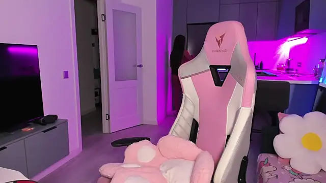 wow lovie online show from October 2025 05:12:02 PM