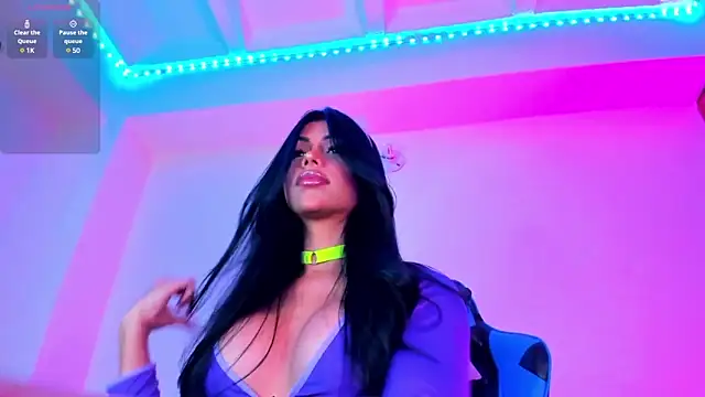 Snapshot of divinesalome chatting on February 2025 08:53:02 PM divinesalome online show from February 2025 08:53:02 PM