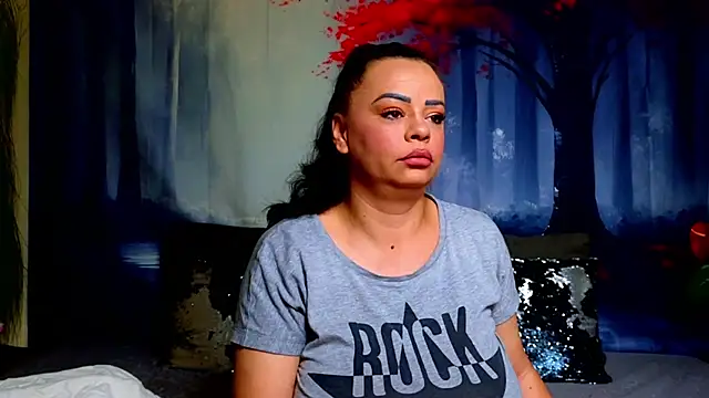 Snapshot of ElizabethEven chatting on May 2026 03:23:01 AM ElizabethEven online show from May 2026 03:23:01 AM