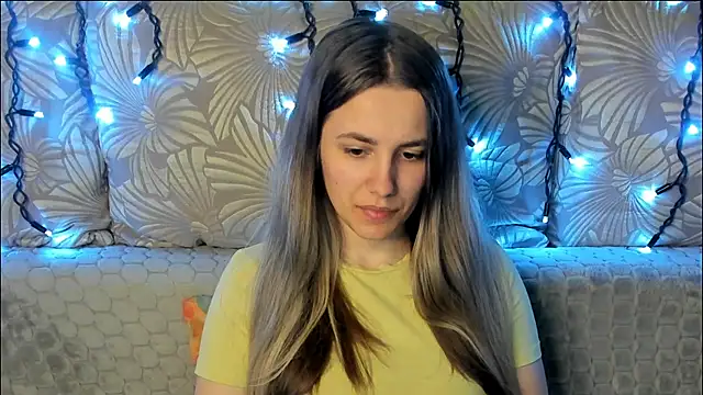 Snapshot of MaggieCake chatting on April 2026 01:07:01 AM MaggieCake online show from April 2026 01:07:01 AM