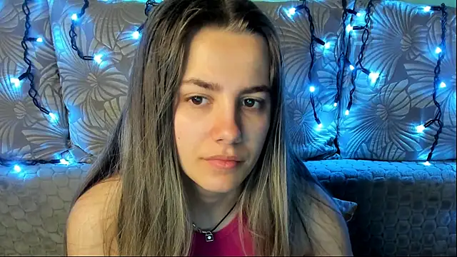 Snapshot of MaggieCake chatting on May 2026 03:23:02 AM MaggieCake online show from May 2026 03:23:02 AM