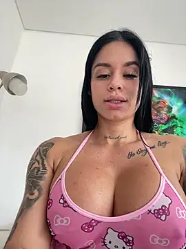 LaraHenao online show from June 2026 02:29:02 PM