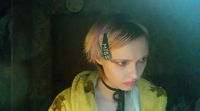 Snapshot of WildMissNiks chatting on December 2024 12:33:01 PM WildMissNiks online show from December 2024 12:33:01 PM