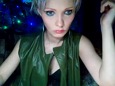 Snapshot of WildMissNiks chatting on December 2024 02:10:02 PM WildMissNiks online show from December 2024 02:10:02 PM