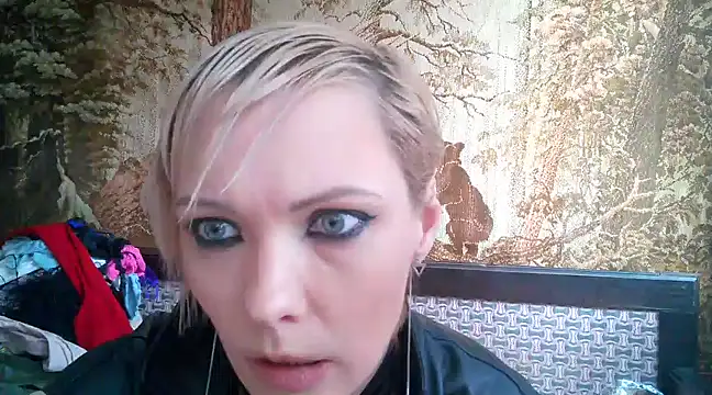 Snapshot of WildMissNiks chatting on March 2025 10:35:01 AM WildMissNiks online show from March 2025 10:35:01 AM