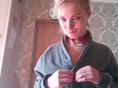 Snapshot of WildMissNiks chatting on September 2025 09:00:02 AM WildMissNiks online show from September 2025 09:00:02 AM