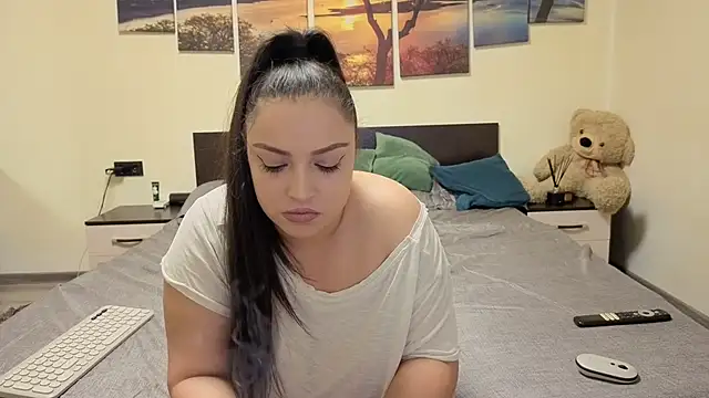 adelline online show from February 2026 09:40:02 PM