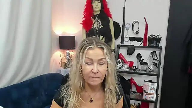 crystaLUX online show from October 2025 05:54:02 AM