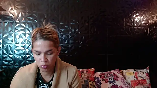 PINK  LOLA1 online show from June 2026 12:32:02 AM