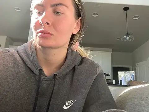 Snapshot of Alyssa_rhoades chatting on January 2025 07:15:01 PM Alyssa rhoades online show from January 2025 07:15:01 PM