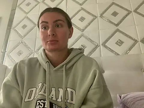 Snapshot of Alyssa_rhoades chatting on January 2025 08:13:01 PM Alyssa rhoades online show from January 2025 08:13:01 PM