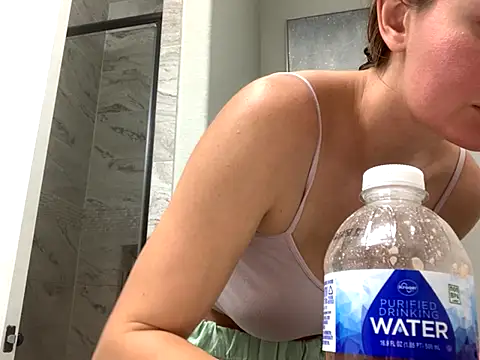 Snapshot of Alyssa_rhoades chatting on November 2025 08:21:01 PM Alyssa rhoades online show from November 2025 08:21:01 PM