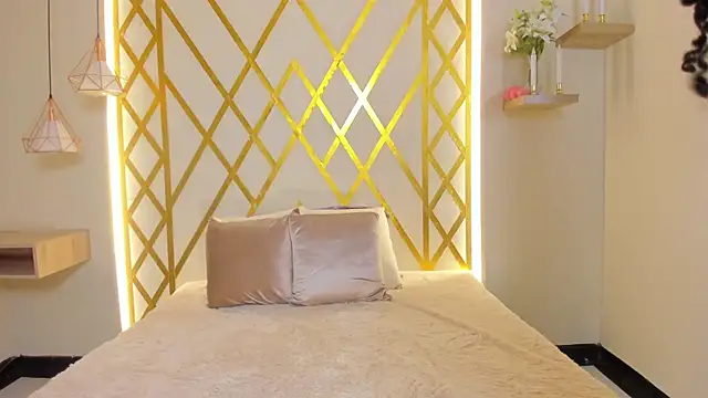 maryevans  online show from January 2026 12:40:01 PM