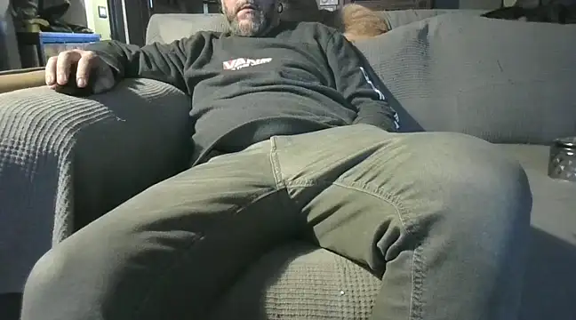 Snapshot of naked_bear chatting on December 2024 07:18:02 PM naked bear online show from December 2024 07:18:02 PM