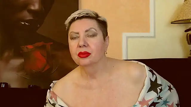 Snapshot of LadyPosh chatting on December 2024 01:25:01 AM LadyPosh online show from December 2024 01:25:01 AM