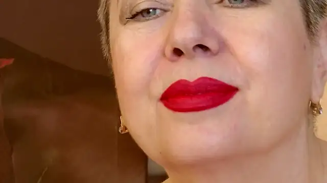 Snapshot of LadyPosh chatting on September 2025 09:07:02 PM LadyPosh online show from September 2025 09:07:02 PM