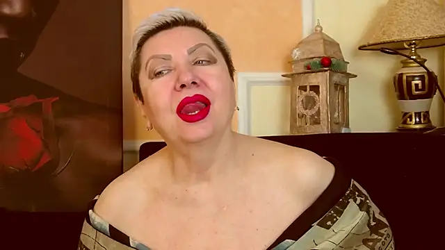 Snapshot of LadyPosh chatting on February 2026 09:16:01 AM LadyPosh online show from February 2026 09:16:01 AM