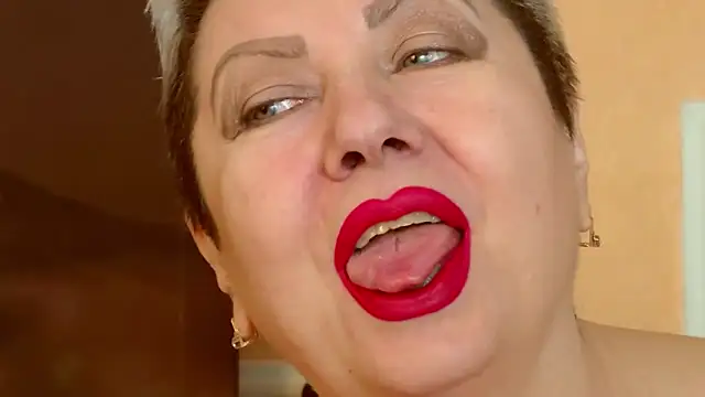 Snapshot of LadyPosh chatting on February 2026 09:35:01 PM LadyPosh online show from February 2026 09:35:01 PM