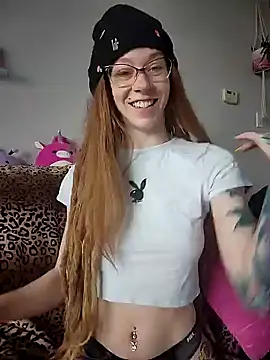 Snapshot of LucidLucy chatting on January 2025 04:38:01 PM LucidLucy online show from January 2025 04:38:01 PM