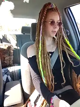 Snapshot of LucidLucy chatting on October 2025 02:36:01 PM LucidLucy online show from October 2025 02:36:01 PM