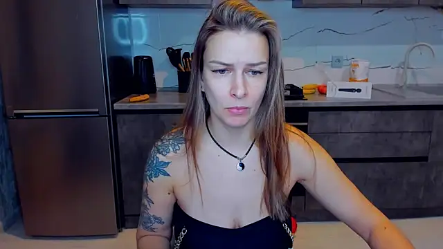 Snapshot of AlexiaDarren chatting on February 2025 03:52:01 PM AlexiaDarren online show from February 2025 03:52:01 PM