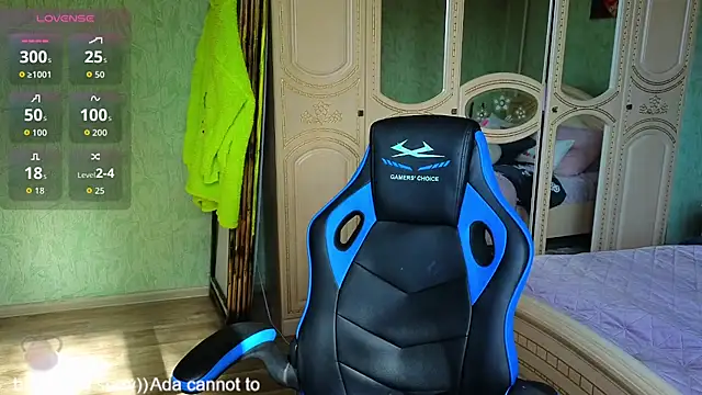 Snapshot of DanaMartina chatting on October 2025 10:57:02 AM DanaMartina online show from October 2025 10:57:02 AM