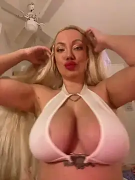 Snapshot of SofiaJoy chatting on January 2025 03:16:02 PM SofiaJoy online show from January 2025 03:16:02 PM