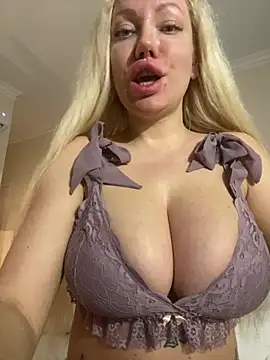 Snapshot of SofiaJoy chatting on January 2025 09:47:02 PM SofiaJoy online show from January 2025 09:47:02 PM
