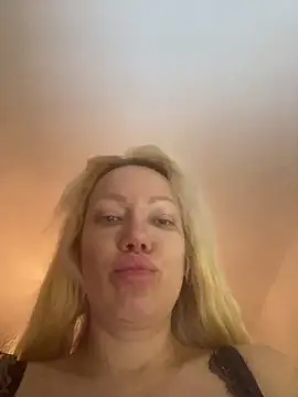 Snapshot of SofiaJoy chatting on October 2025 08:46:02 PM SofiaJoy online show from October 2025 08:46:02 PM