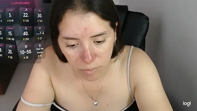 Snapshot of spicey_latina chatting on May 2026 04:56:02 PM spicey latina online show from May 2026 04:56:02 PM