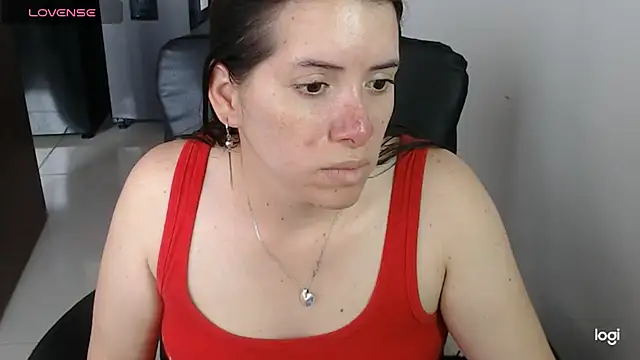 spicey latina online show from May 2026 04:36:02 PM