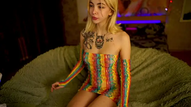 Snapshot of Allison_Cuty chatting on February 2025 08:18:02 AM Allison Cuty online show from February 2025 08:18:02 AM
