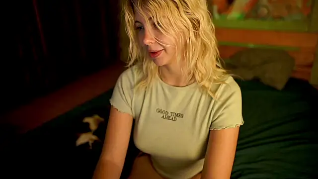 Snapshot of Allison_Cuty chatting on September 2025 11:37:01 PM Allison Cuty online show from September 2025 11:37:01 PM