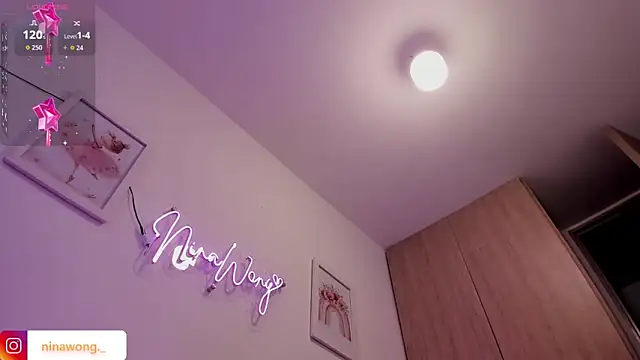 NinaWong online show from December 2025 02:26:01 PM