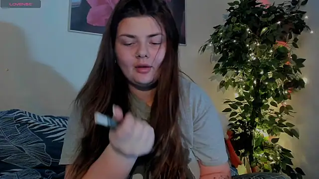 Snapshot of Eva_Shameless chatting on December 2024 01:55:01 PM Eva Shameless online show from December 2024 01:55:01 PM