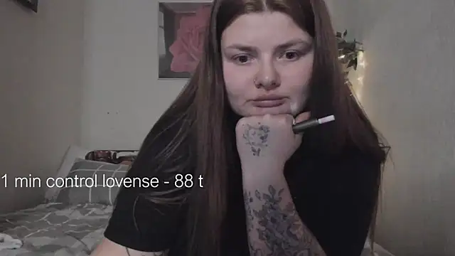 Snapshot of Eva_Shameless chatting on February 2025 05:26:01 PM Eva Shameless online show from February 2025 05:26:01 PM