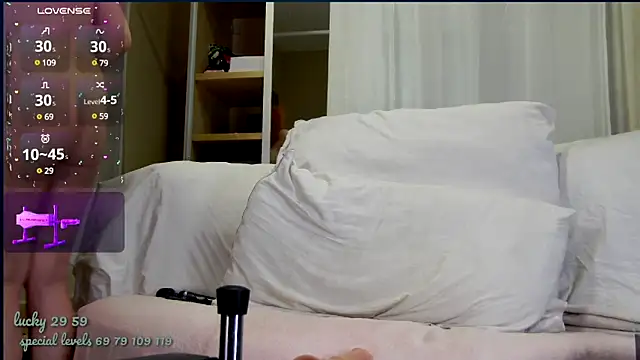 Snapshot of nikitasunrise chatting on January 2025 10:06:02 PM nikitasunrise online show from January 2025 10:06:02 PM