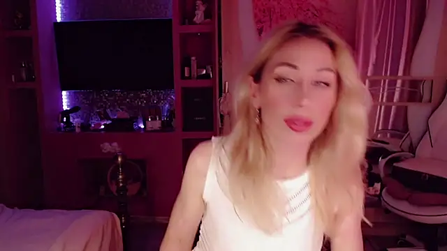 AnnieGOld  online show from November 2025 11:32:01 PM