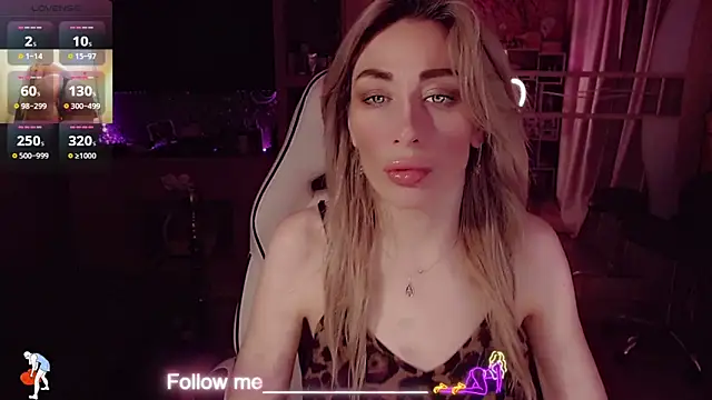 AnnieGOld  online show from April 2026 05:32:02 PM