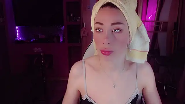 AnnieGOld  online show from May 2026 10:37:01 PM